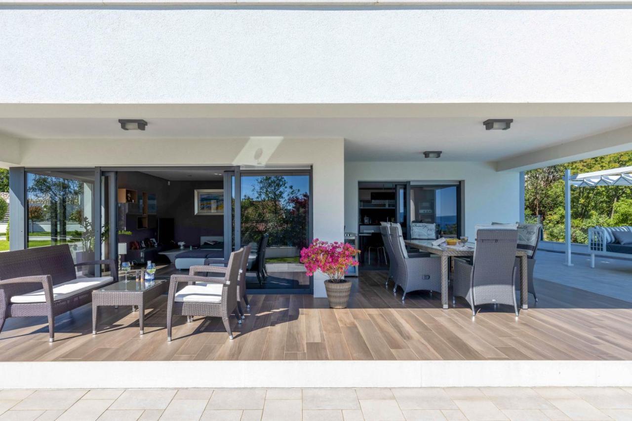 Villa Rina - Luxury Holiday Home ซริกเวนิซา ภายนอก รูปภาพ