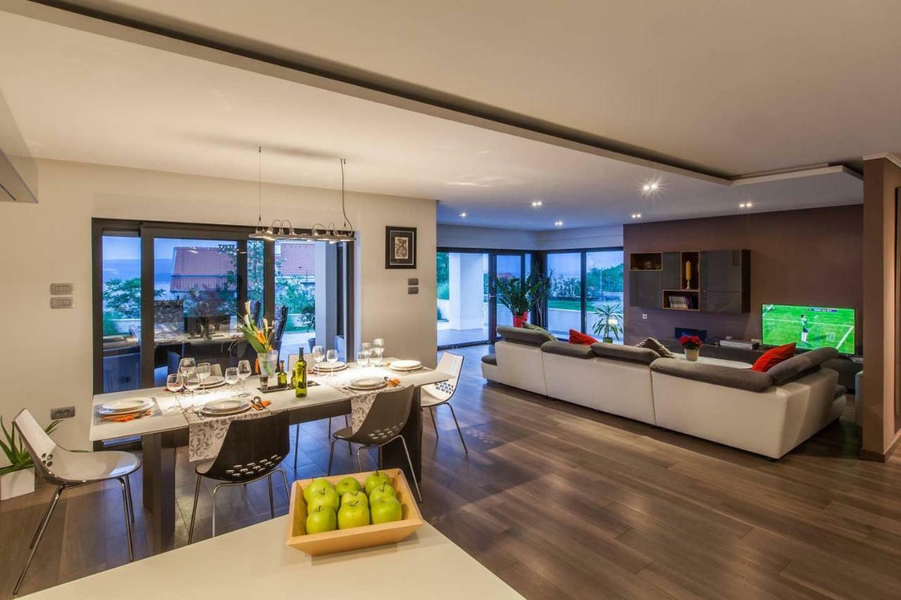 Villa Rina - Luxury Holiday Home ซริกเวนิซา ภายนอก รูปภาพ