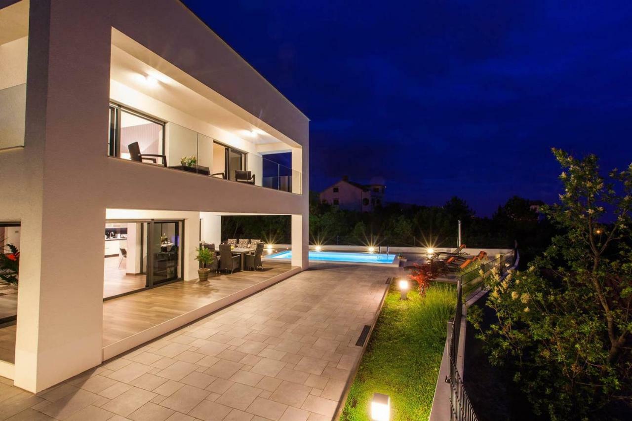 Villa Rina - Luxury Holiday Home ซริกเวนิซา ภายนอก รูปภาพ