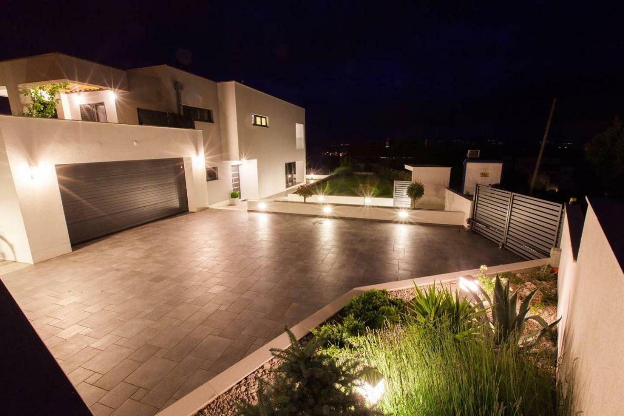 Villa Rina - Luxury Holiday Home ซริกเวนิซา ภายนอก รูปภาพ