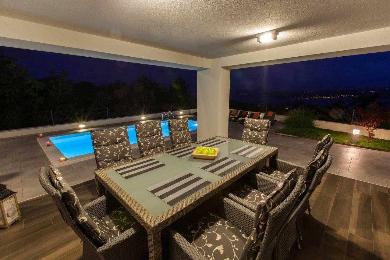 Villa Rina - Luxury Holiday Home ซริกเวนิซา ภายนอก รูปภาพ