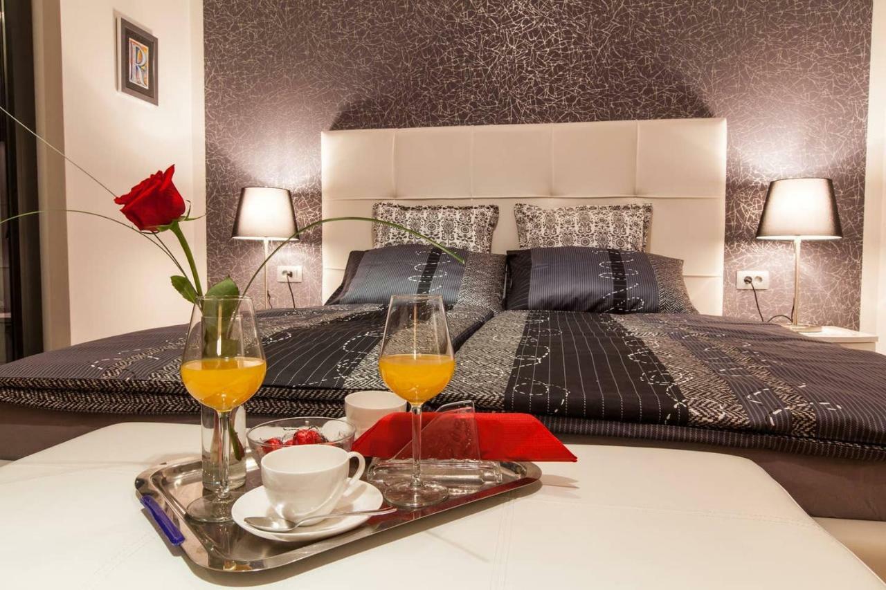 Villa Rina - Luxury Holiday Home ซริกเวนิซา ภายนอก รูปภาพ