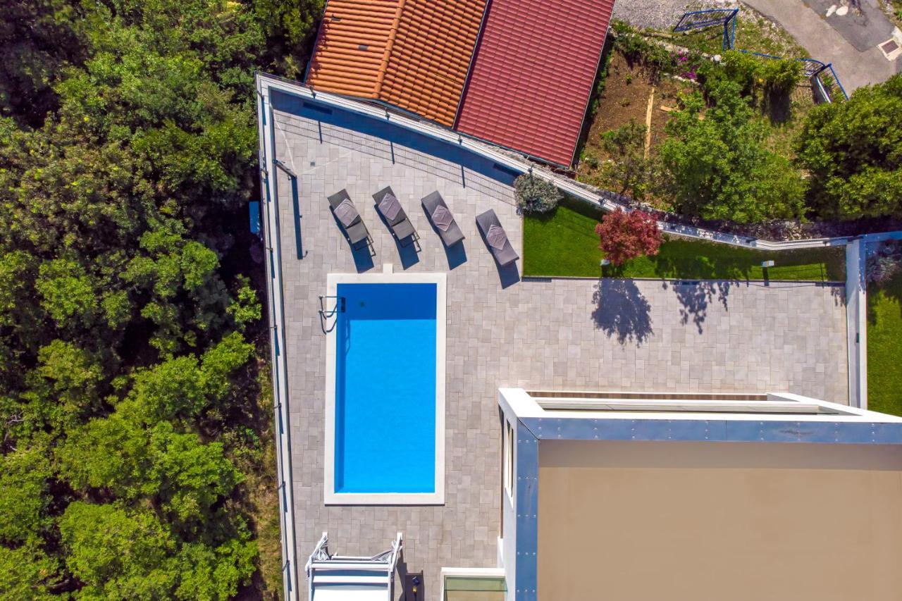 Villa Rina - Luxury Holiday Home ซริกเวนิซา ภายนอก รูปภาพ